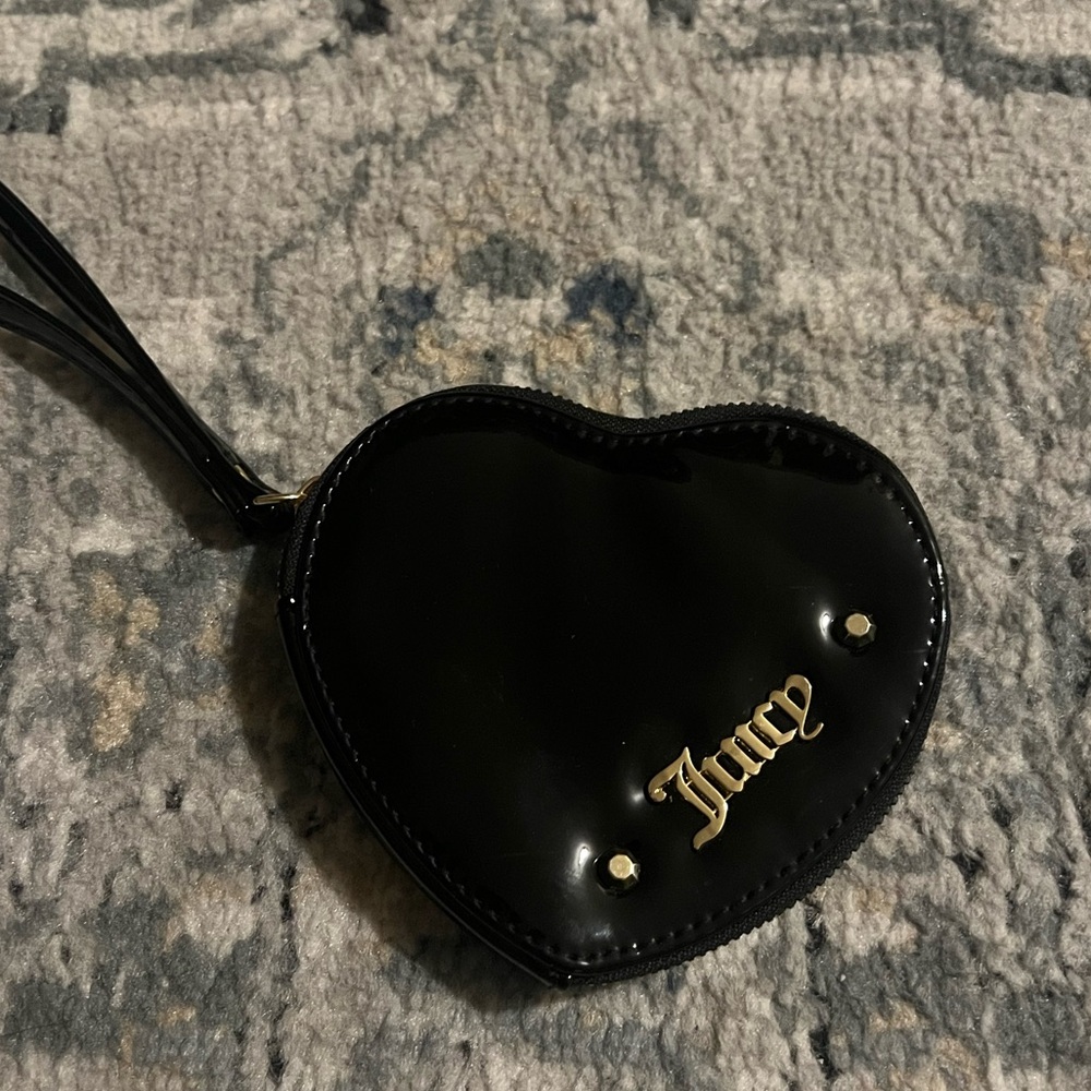 Juicy Couture Heart Shaped Wrislet